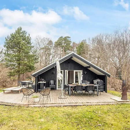 Tranquil Haven In Semesterbostad